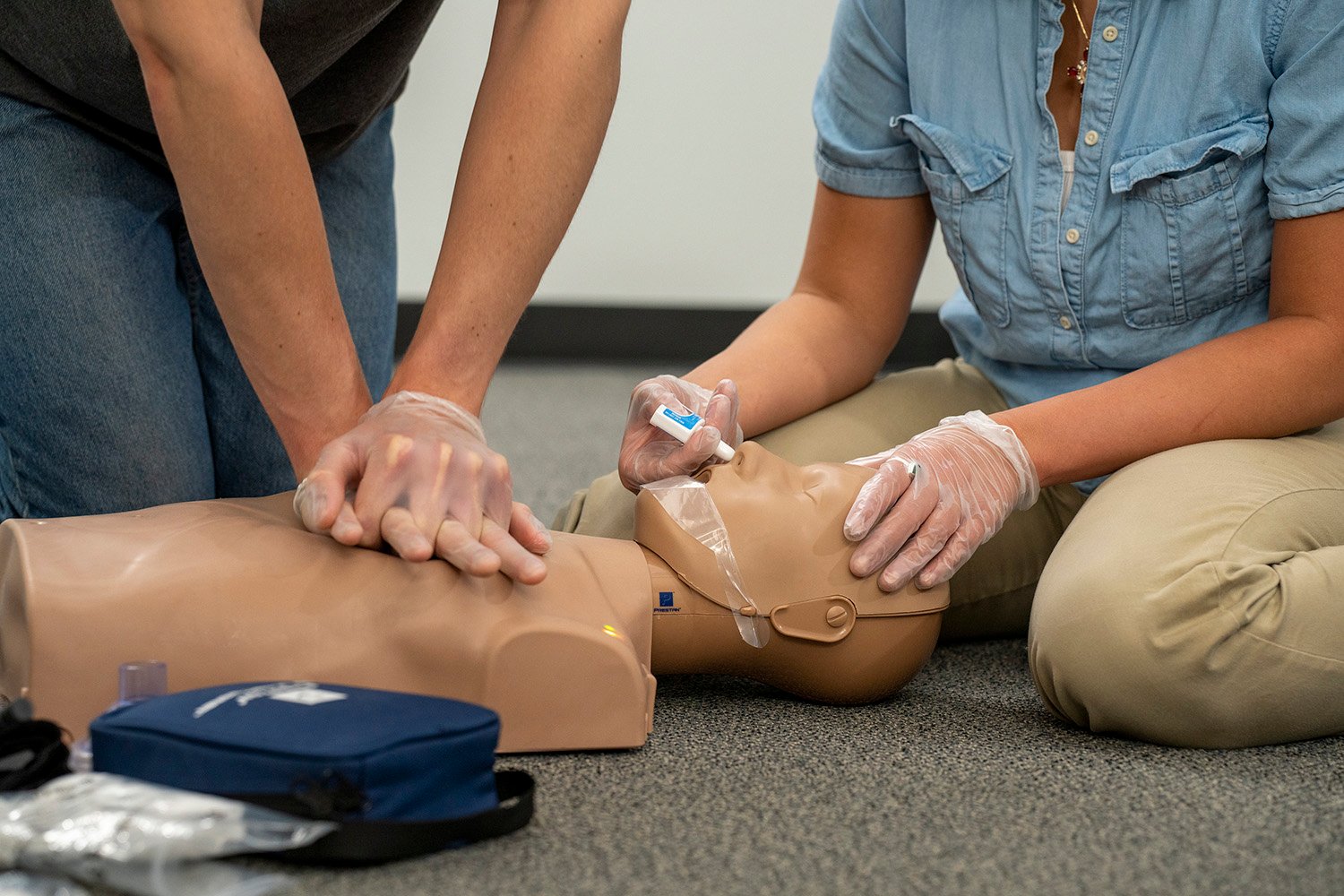 Students_CPR_narcan_DSC2990 copy